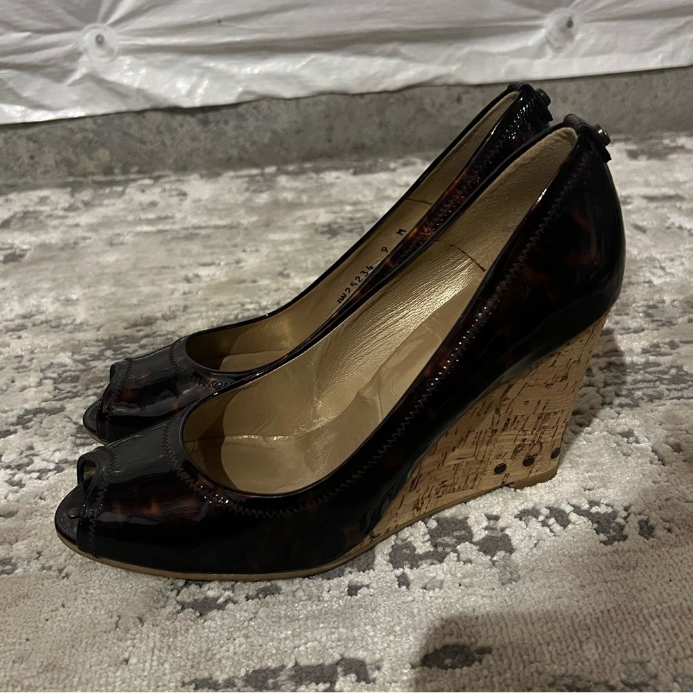 Stuart Weitzman Brown Tortoise Cork Wedge Pumps Size 9 US